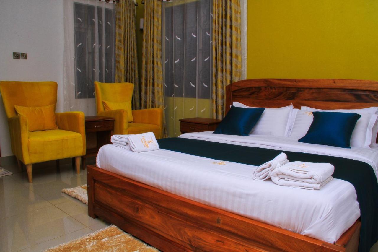 Fort Heights Homestay Fort Portal المظهر الخارجي الصورة