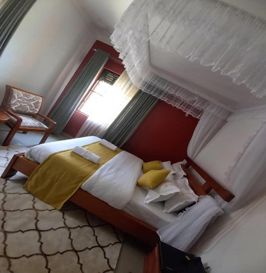 Fort Heights Homestay Fort Portal المظهر الخارجي الصورة