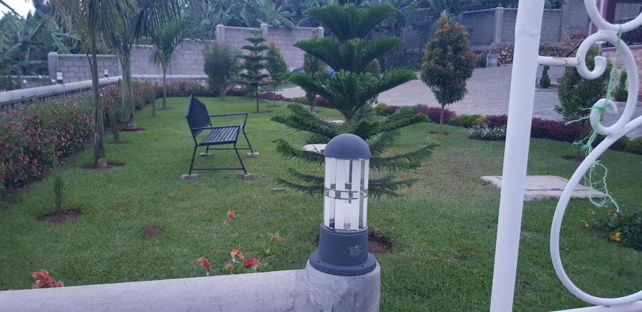 Fort Heights Homestay Fort Portal المظهر الخارجي الصورة