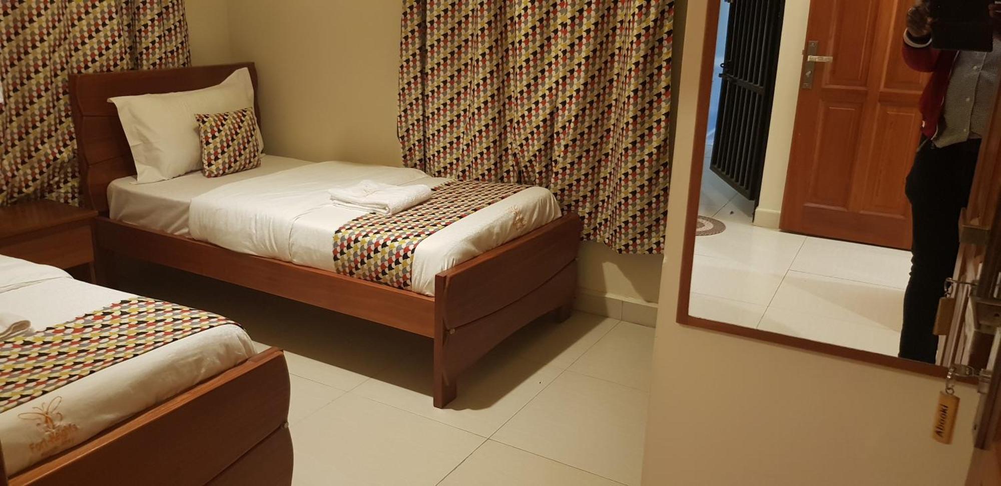 Fort Heights Homestay Fort Portal الغرفة الصورة