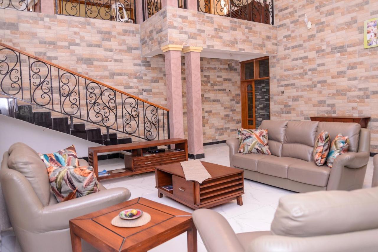 Fort Heights Homestay Fort Portal المظهر الخارجي الصورة